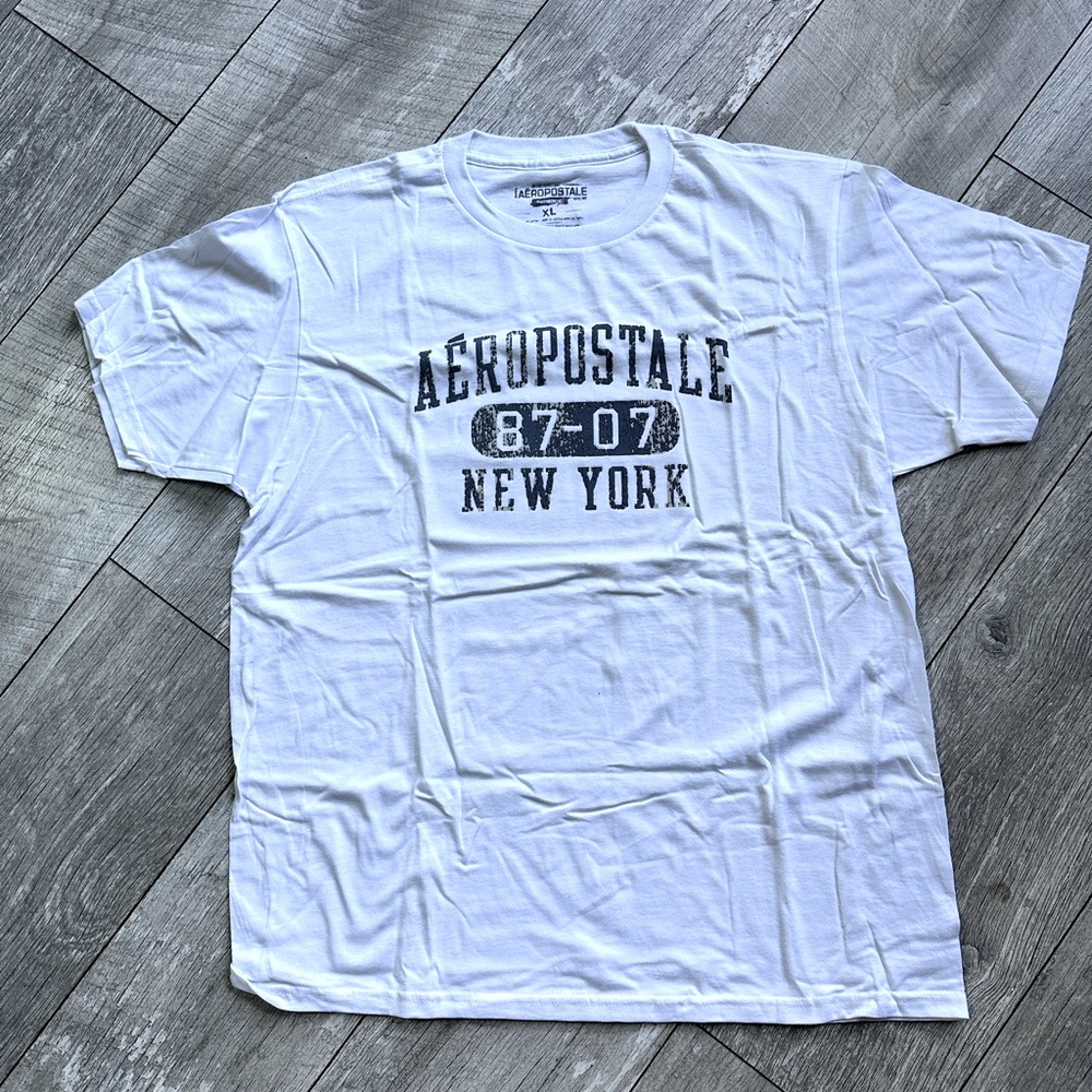 Like brand new - Vintage Aeropostale tshirt